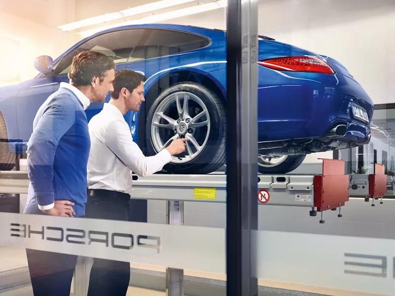 Специальные условия: осмотр вашего Porsche по 111 пунктам за 9 911 рублей*